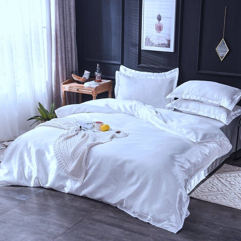 Parure de lit Blanc type satin - Drap housse / Housse de couette / 2 taies d'oreiller La Maison des Housses