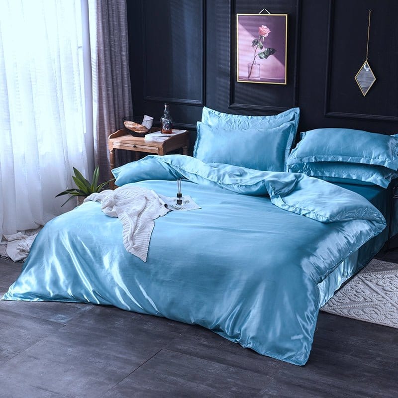 Parure de lit Bleu ciel type satin - Drap housse / Housse de couette / 2 taies d'oreiller La Maison des Housses