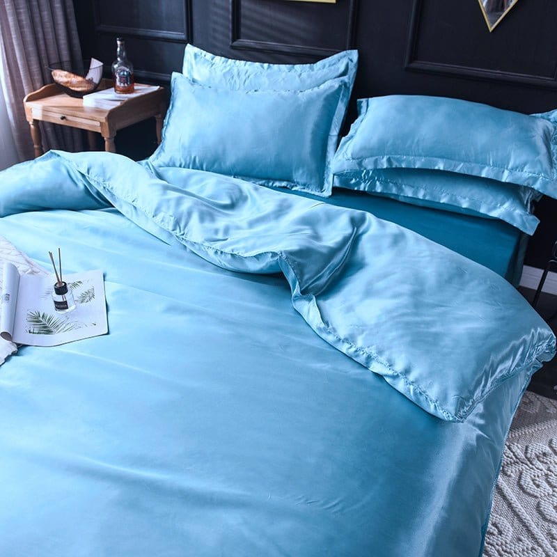 Parure de lit Bleu ciel type satin - Drap housse / Housse de couette / 2 taies d'oreiller La Maison des Housses