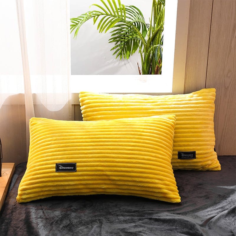 Parure de lit en velours Jaune Velours - Drap housse / Housse de couette / Taies d'oreiller La Maison des Housses