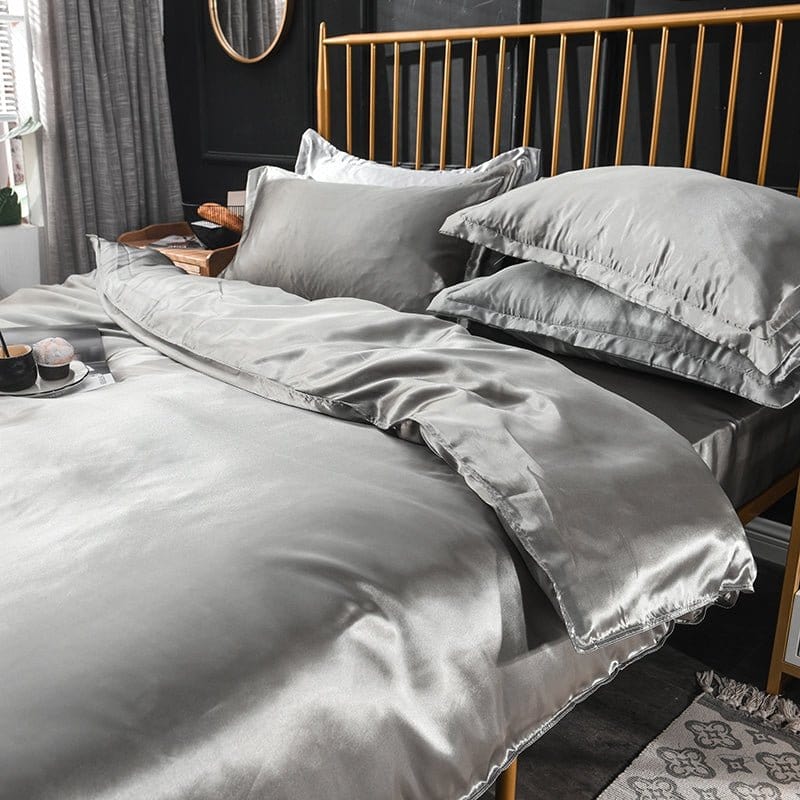 Parure de lit Gris type satin - Drap housse / Housse de couette / 2 taies d'oreiller La Maison des Housses